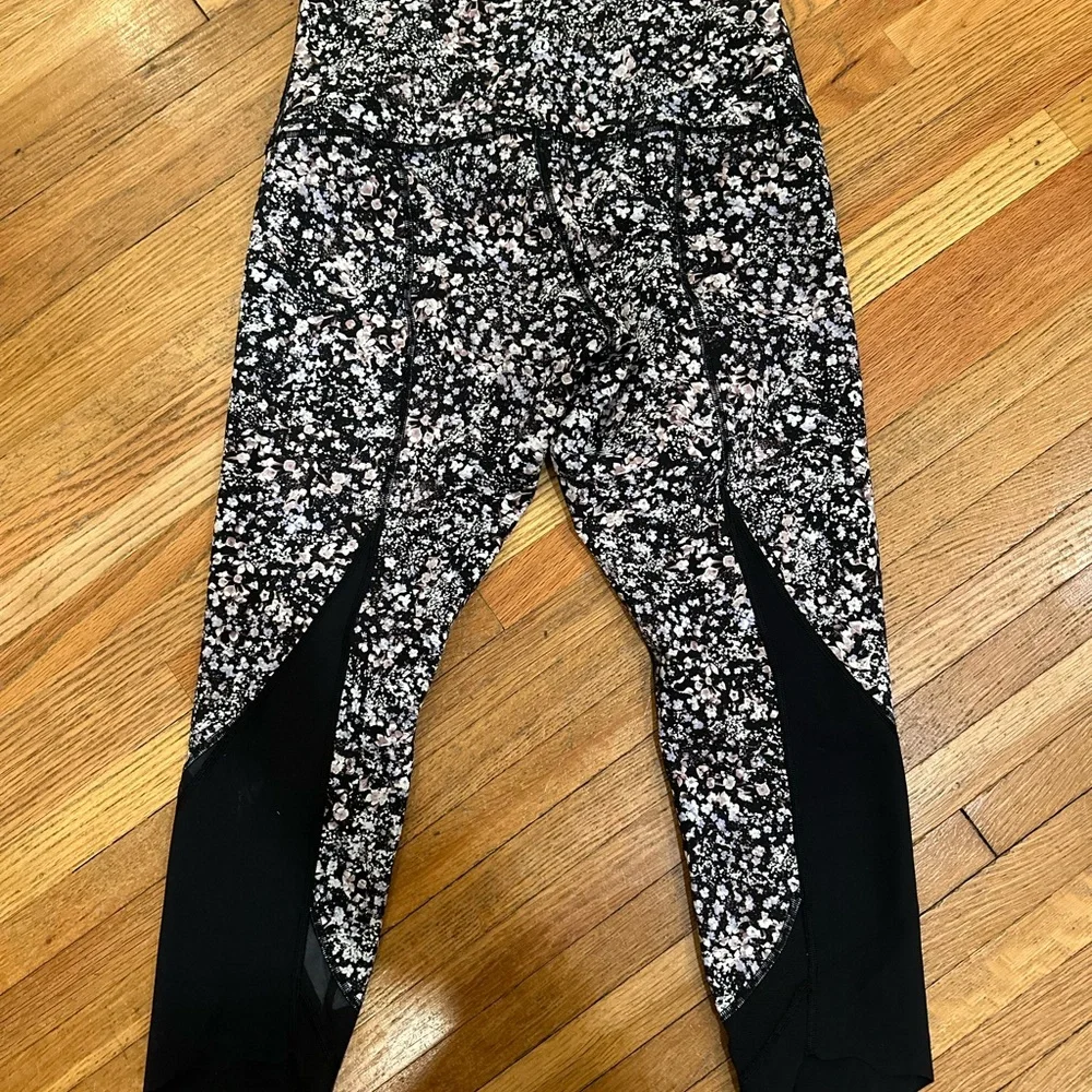 Lululemon Wunder Under crop leggings - Picture 6 of 8